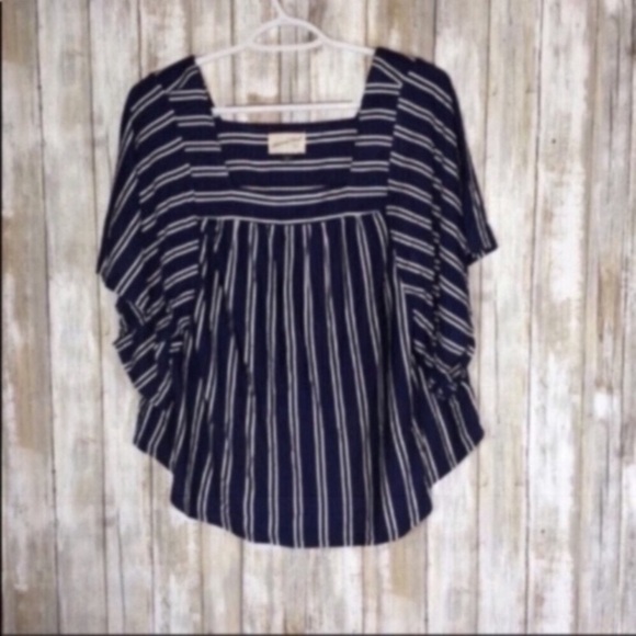 Universal Threads Striped Blouse - Picture 2 of 4